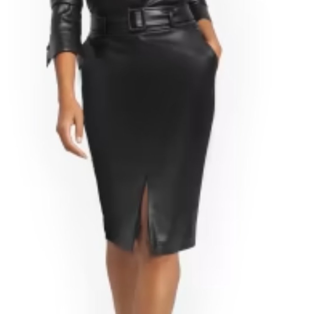 NY&Co: Faux-Leather Belted Pencil Skirt (Size Medium)